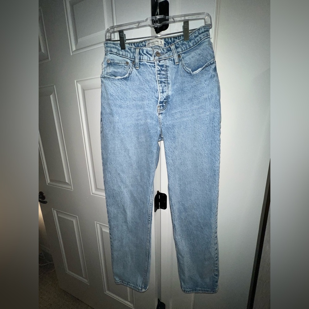 NWOT! Abercrombie Curve Love High Rise Dad Jean